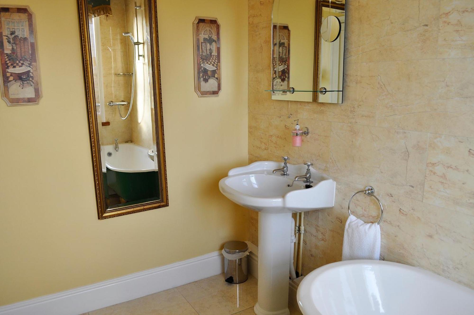 טרים Highfield House Guesthouse מראה חיצוני תמונה
